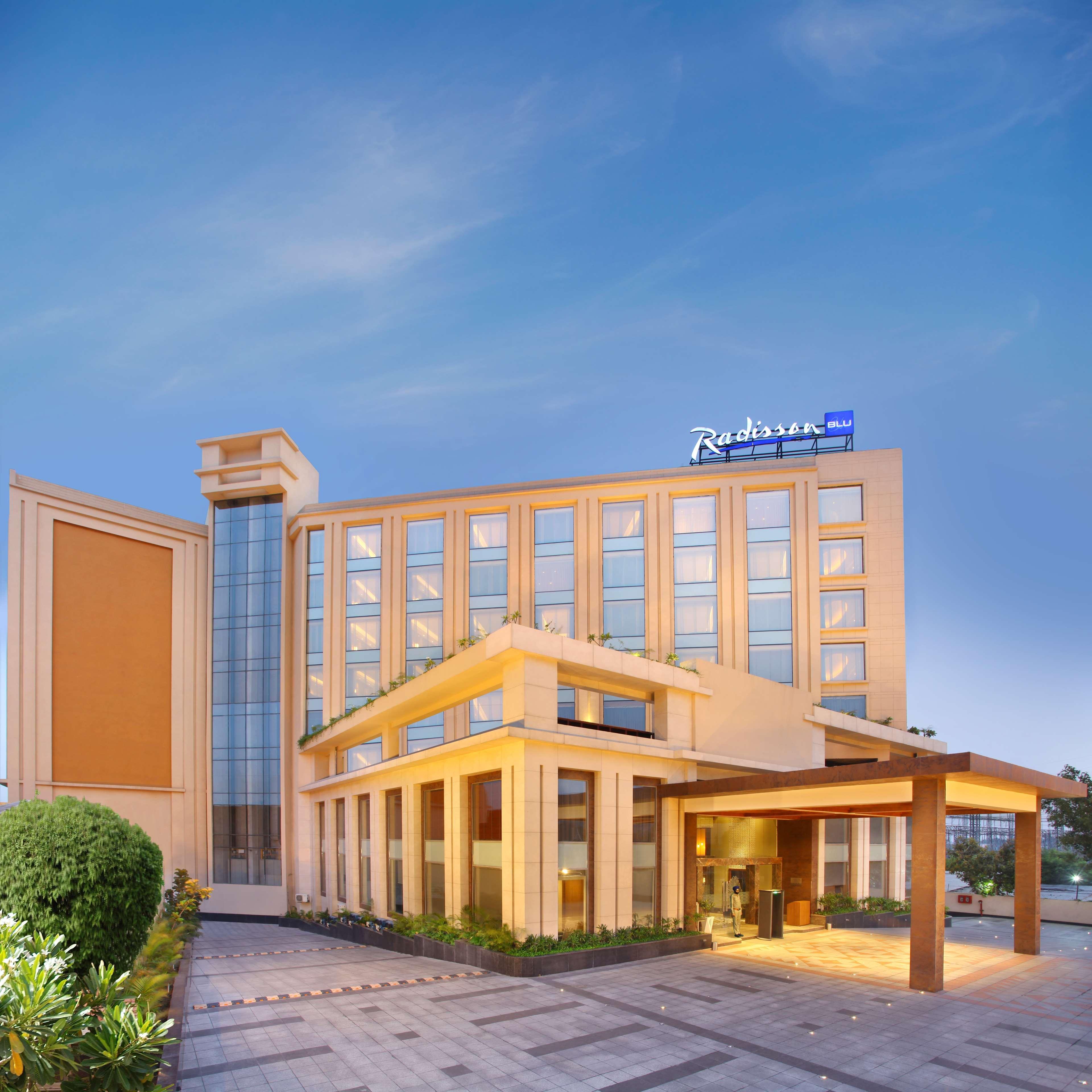 เรดิสัน บลู ชัมมู Hotel จามมู ภายนอก รูปภาพ